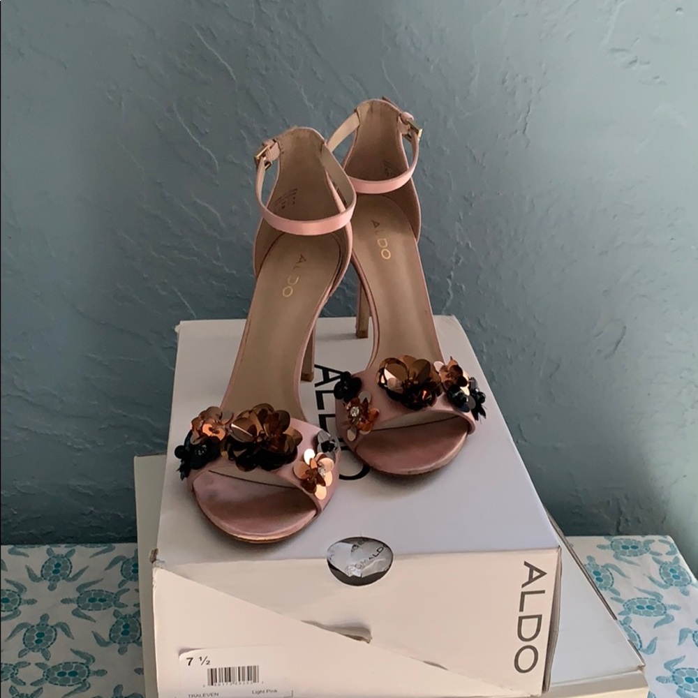 Blush satin Aldo heals